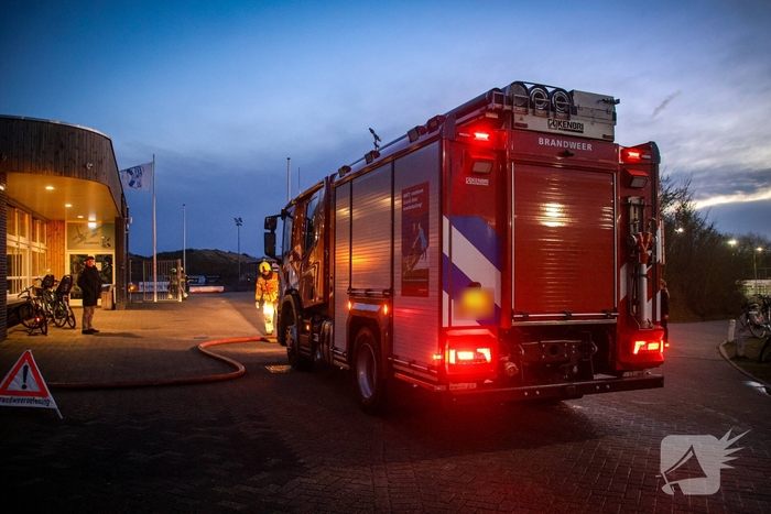 Brandweer oefent gebouwbrand scenario bij voetbalclub Quick Boys