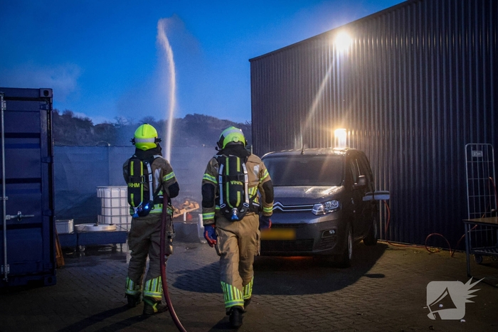 Brandweer oefent gebouwbrand scenario bij voetbalclub Quick Boys