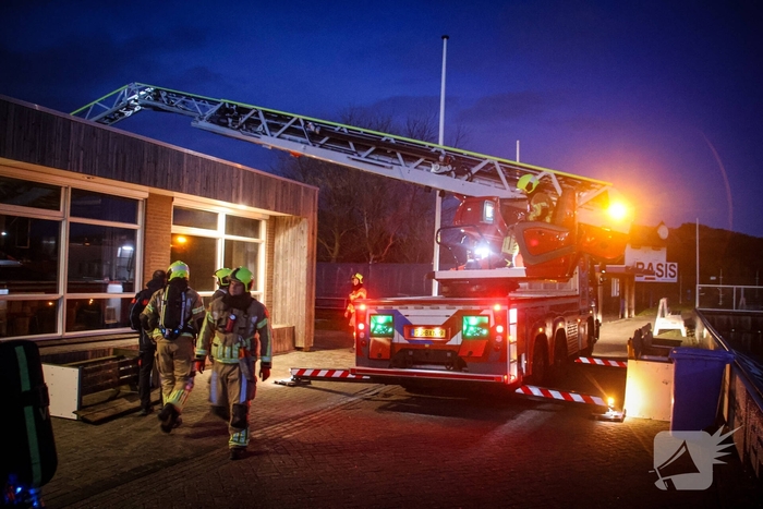 Brandweer oefent gebouwbrand scenario bij voetbalclub Quick Boys