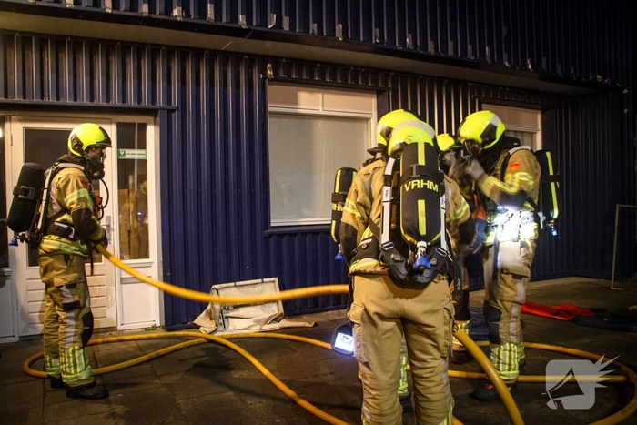 Brandweer oefent gebouwbrand scenario bij voetbalclub Quick Boys