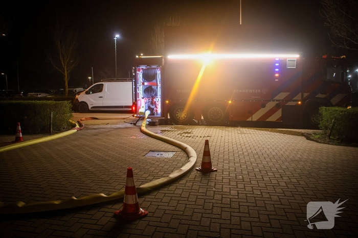 Brandweer oefent gebouwbrand scenario bij voetbalclub Quick Boys