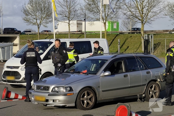 Grote verkeerscontrole op terrein van Rijkswaterstaat