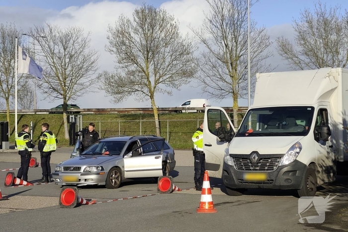 Grote verkeerscontrole op terrein van Rijkswaterstaat