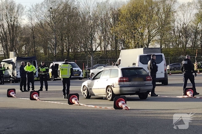 Grote verkeerscontrole op terrein van Rijkswaterstaat