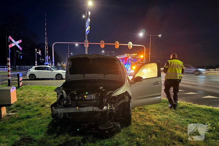 Ongeval met twee auto's leidt tot schade