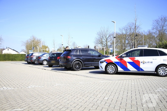 Botsing tussen twee voertuigen leidt tot controle