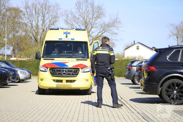 Botsing tussen twee voertuigen leidt tot controle