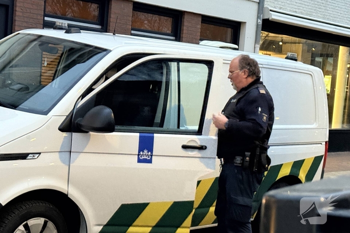 Politie en Douane voeren inval uit bij pizzeria