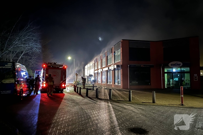 Brand in winkel leidt tot grote inzet van brandweer