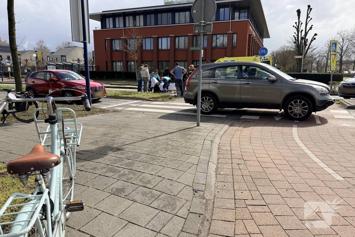Fietser aangereden door auto