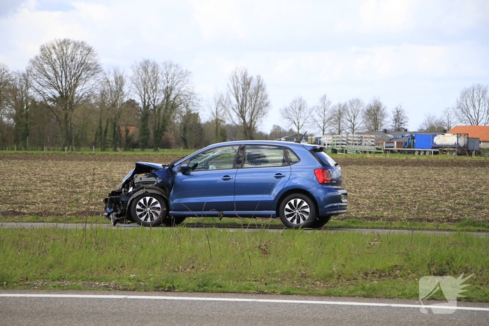 Aanrijding tussen voertuigen veroorzaakt forse schade