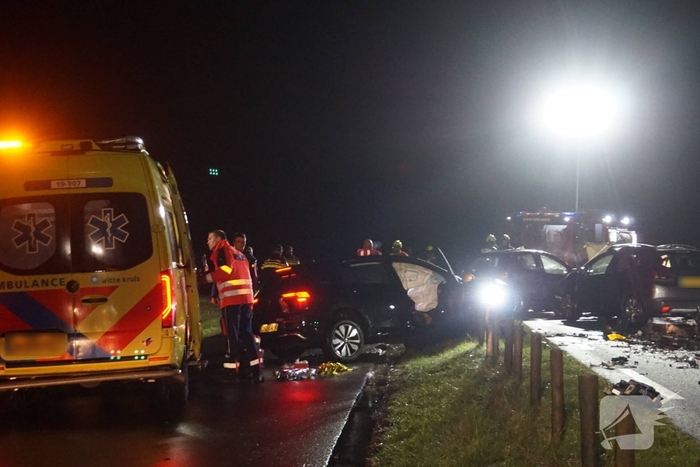 Ernstig ongeval met drie voertuigen