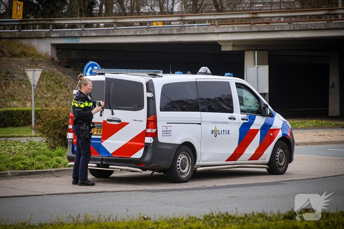 Botsing tussen auto en fietster leidt tot verwondingen