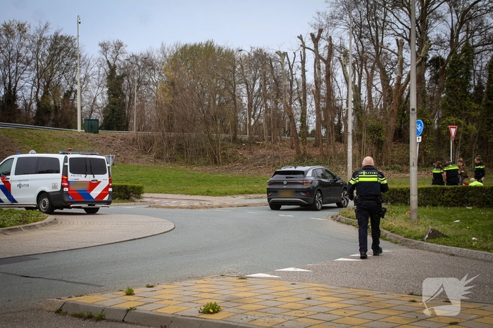 Botsing tussen auto en fietster leidt tot verwondingen