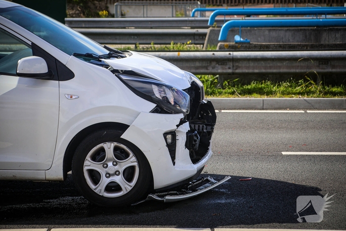 Flinke botsing op drukke weg veroorzaakt extra verkeersdrukte