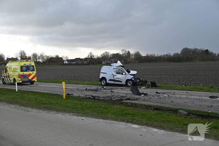 Zwaargewonde na ernstige aanrijding