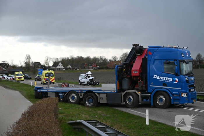 Zwaargewonde na ernstige aanrijding