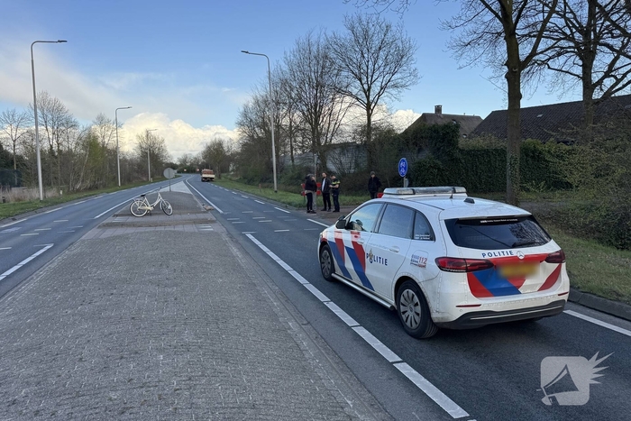 Fietser ernstig gewond bij aanrijding met vrachtwagen