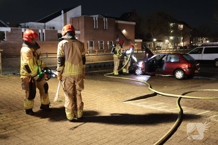 Auto in brand op Westkade
