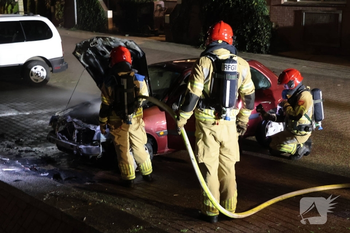 Auto in brand op Westkade