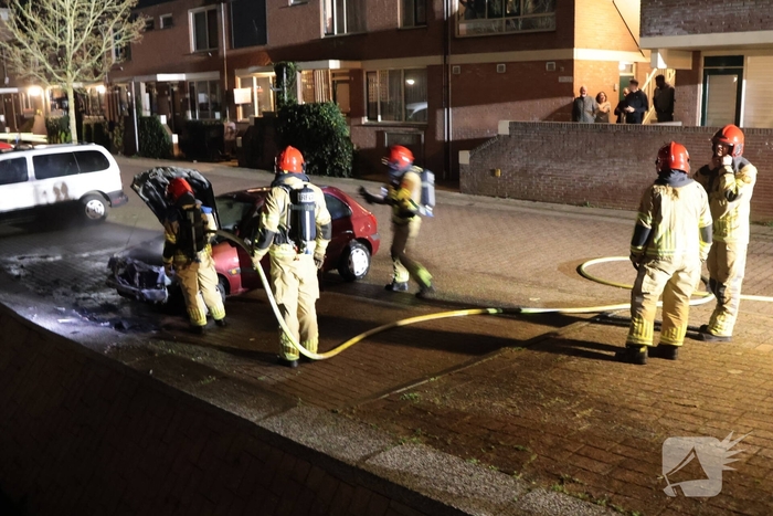 Auto in brand op Westkade