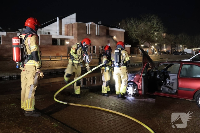 Auto in brand op Westkade