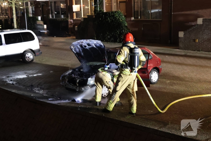 Auto in brand op Westkade