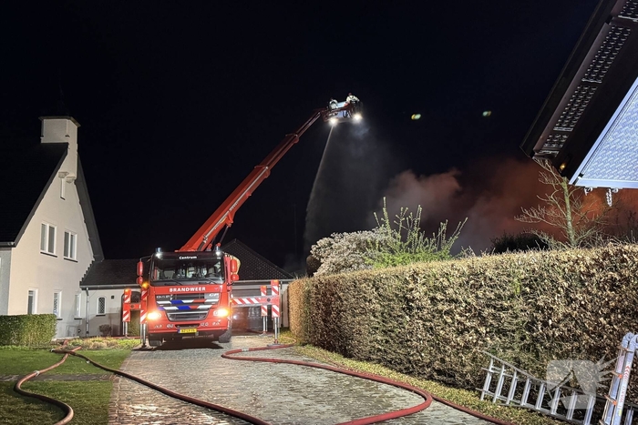 Zeer grote brand verwoest bedrijf