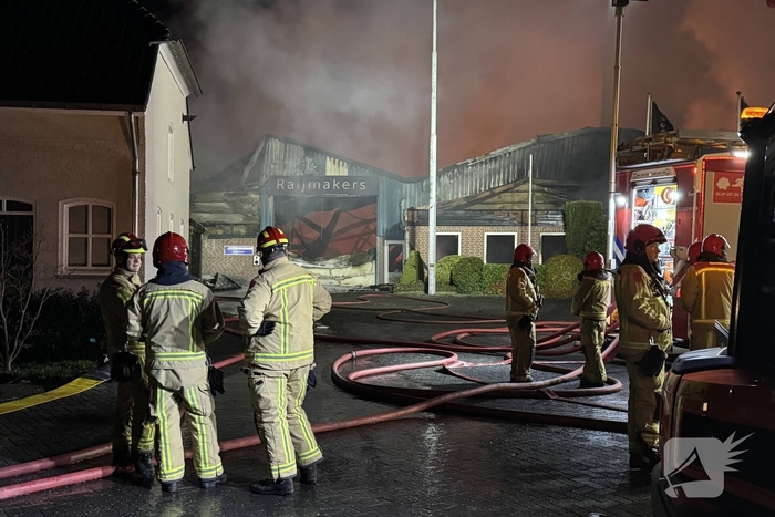 Zeer grote brand verwoest bedrijf
