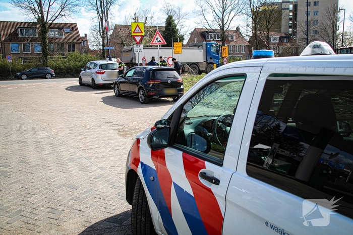 Aanrijding tussen twee voertuigen leidt tot schade