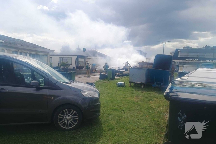 Caravan in vlammen op gegaan