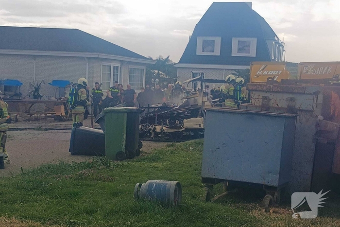 Caravan in vlammen op gegaan