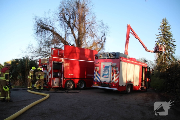 Grote brand verwoest chalet