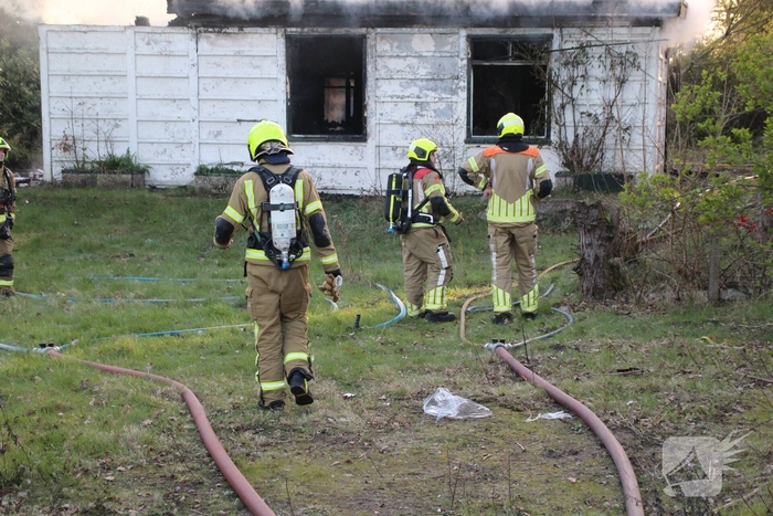 Grote brand verwoest chalet