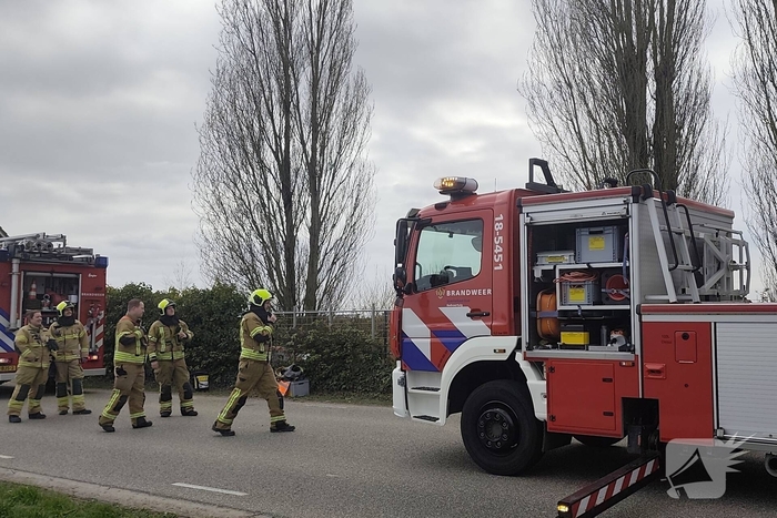 Brandweer verwijdert gevaarlijk hangende takken