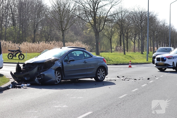 Aanrijding zorgt voor total loss voertuigen