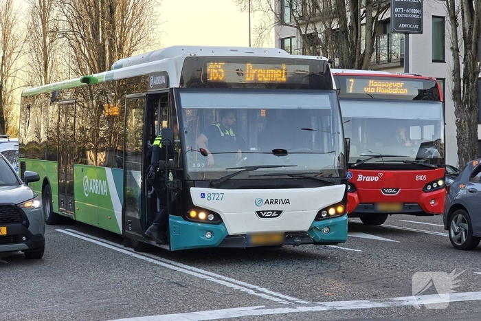 Ongeval met lijnbus en twee auto's