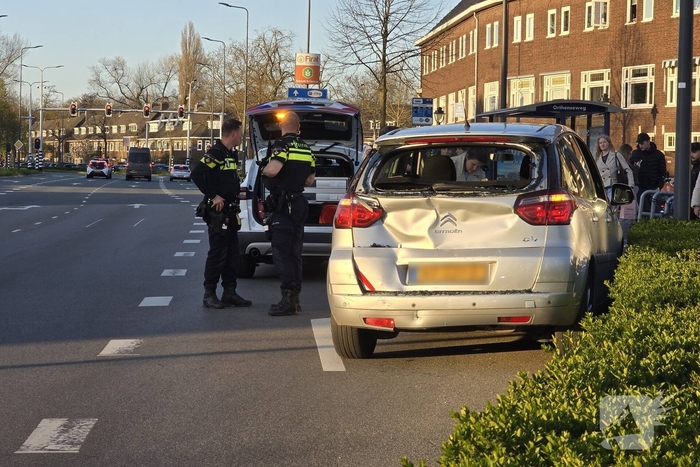 Ongeval met lijnbus en twee auto's