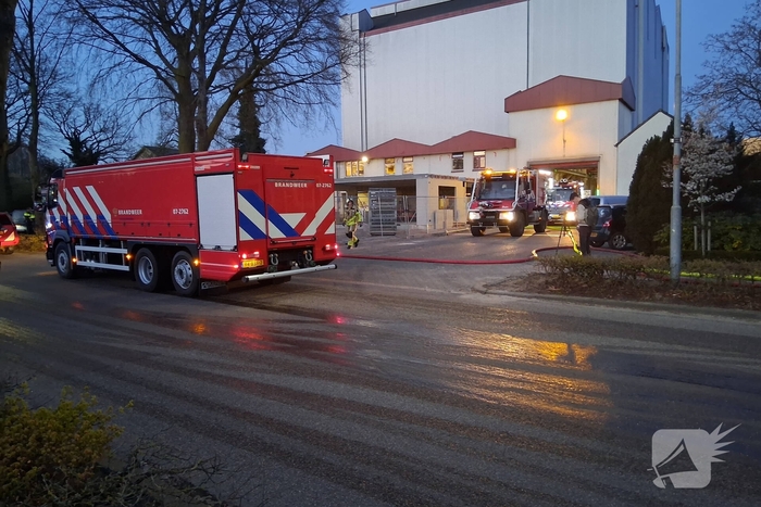 Industriebrand in diervoedersbedrijf