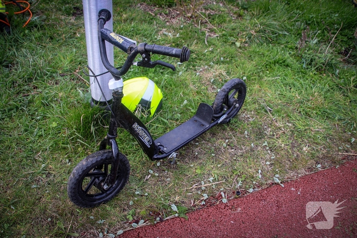 Zoekactie naar mogelijk kind in het water na aantreffen step