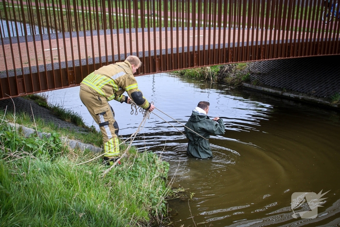 Zoekactie naar mogelijk kind in het water na aantreffen step