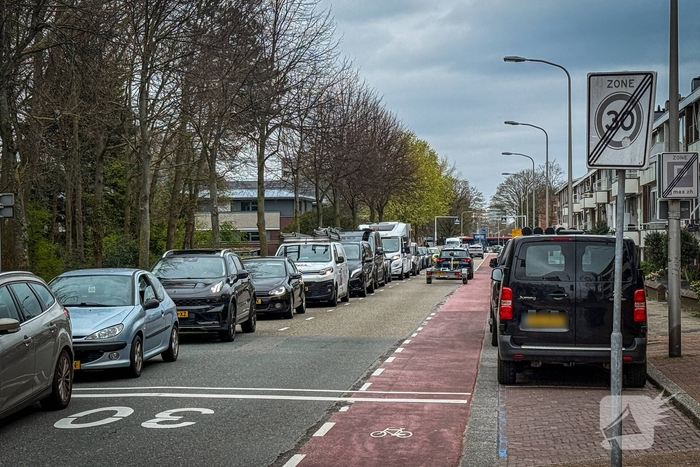 Werkzaamheden, omleidingen en paasweekend zorgen voor enorme verkeerschaos