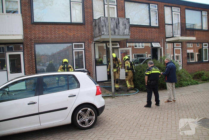 Woningbrand in keuken leidt tot rookontwikkeling