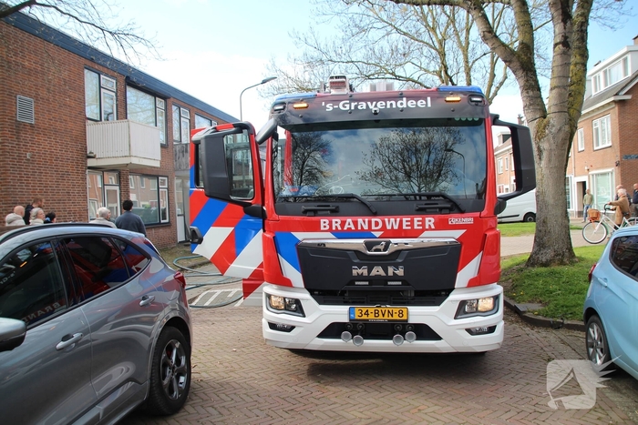 Woningbrand in keuken leidt tot rookontwikkeling
