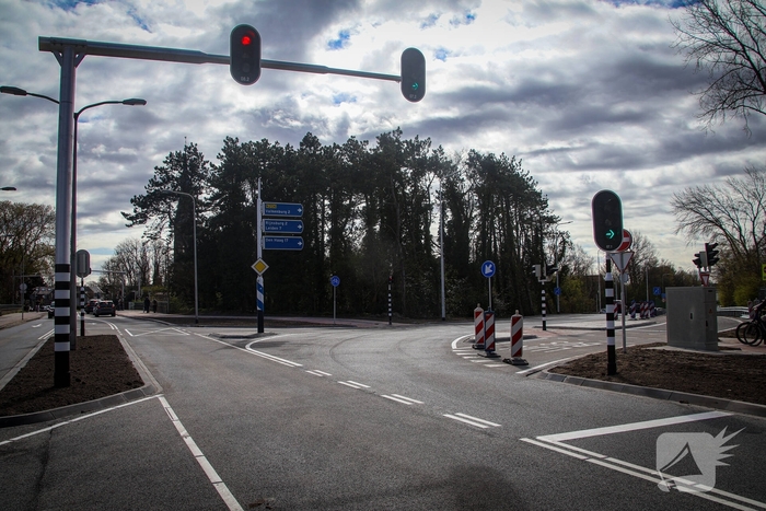 Nieuwe verkeerslichten geïnstalleerd op kruising
