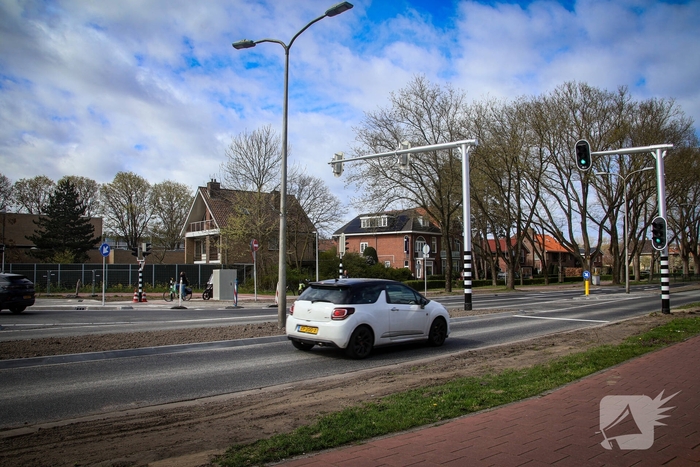 Nieuwe verkeerslichten geïnstalleerd op kruising