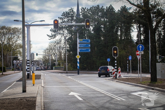 Nieuwe verkeerslichten geïnstalleerd op kruising