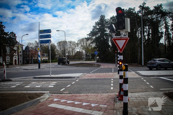 Nieuwe verkeerslichten geïnstalleerd op kruising