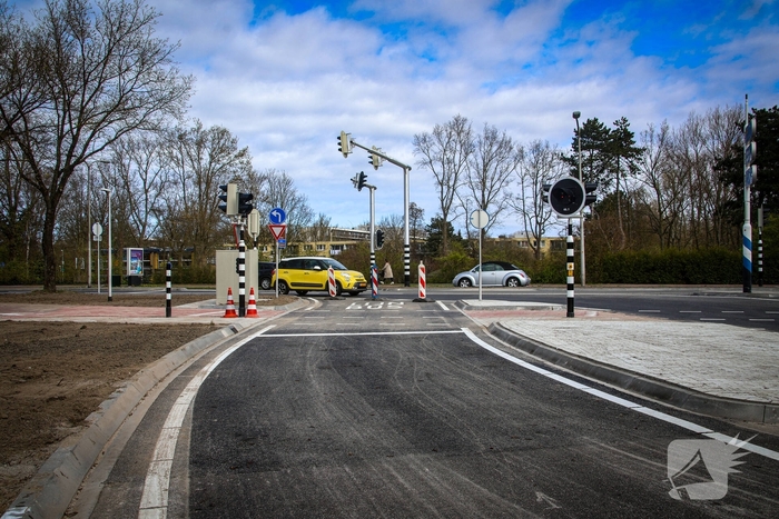 Nieuwe verkeerslichten geïnstalleerd op kruising