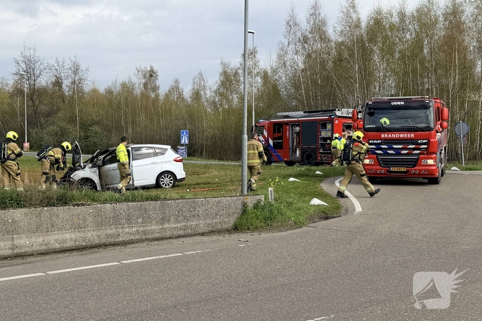 Auto vlamt op tijdens rit